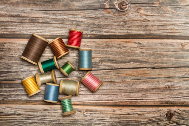 Seturi de ațe și ace